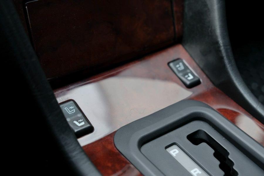 Детали интерьера Mercedes-Benz 500 E (W124) 1992 года  (фото 44 из 69)